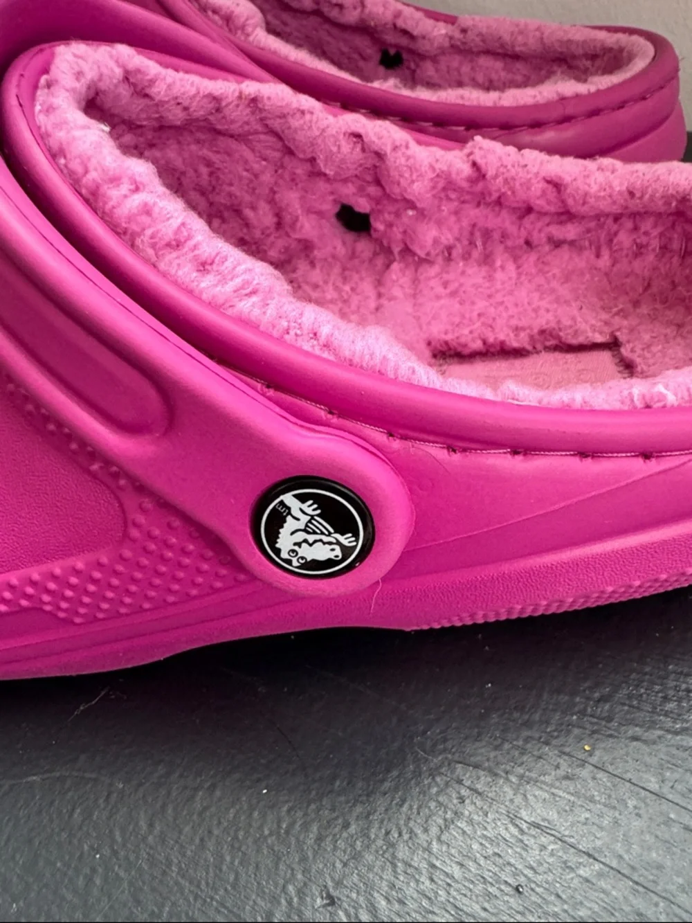 CROCS Classic Cozy Sherpa Lined Fuchsia/Hyper Pink Clog W7/M5 - Picture 10 of 10